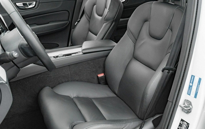 Volvo XC 60 cena 119850 przebieg: 210829, rok produkcji 2018 z Brzesko małe 742